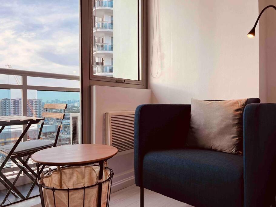 Apartment One Elegant 1bhk With View In Azure Urban And Residences *