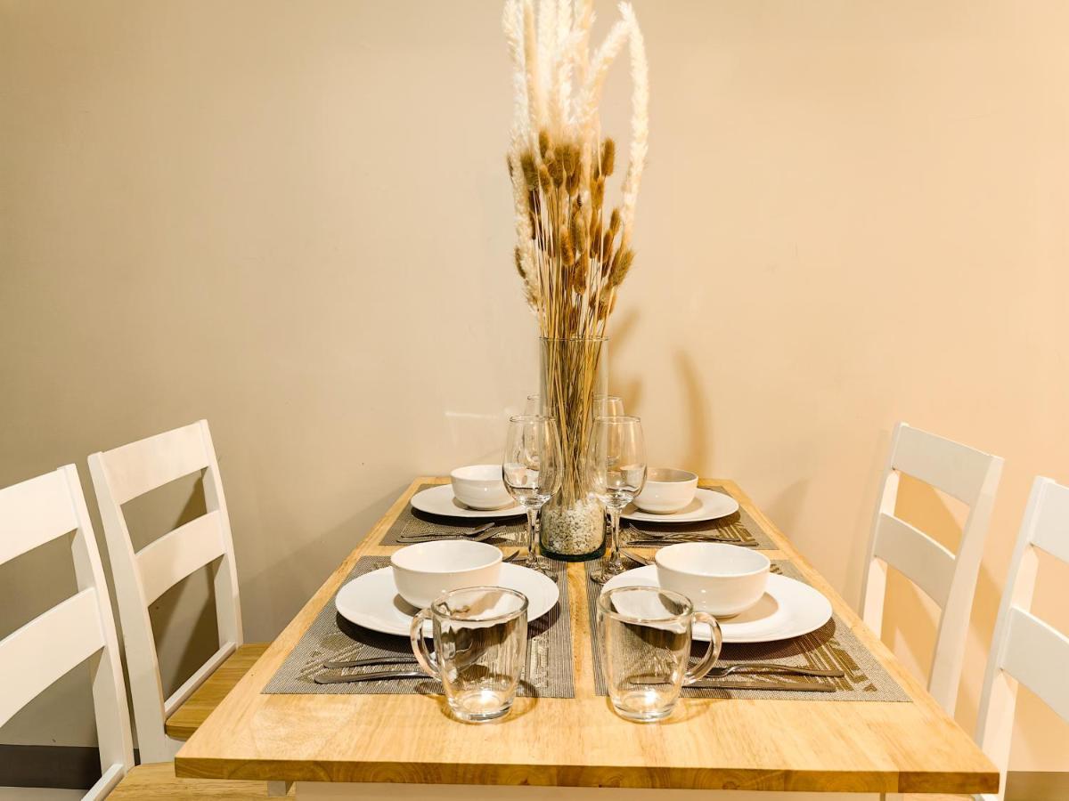 Glamorous 3br In Uptown Bgc W/bathtub Manila