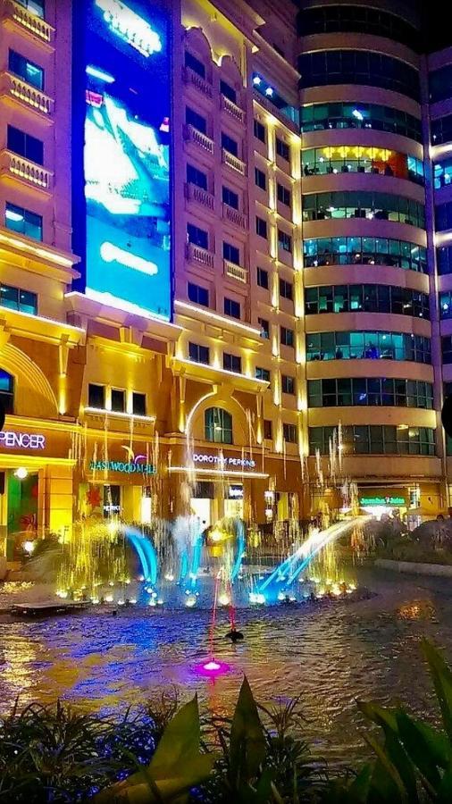 Classy 2br At Eastwood With Pool And Skyline View *
