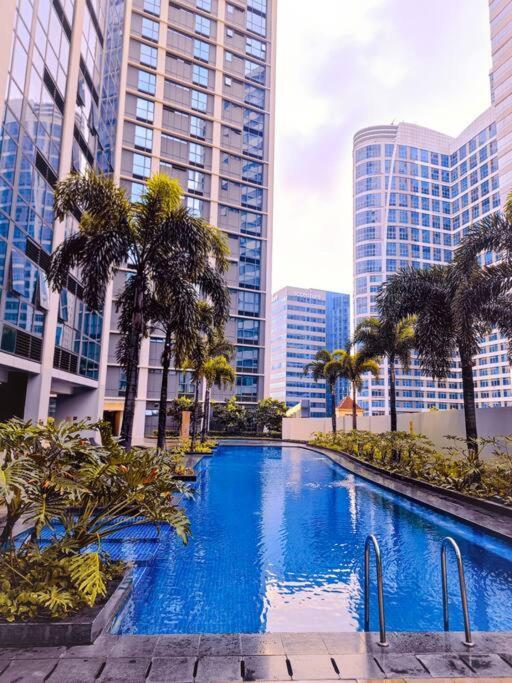 -condo- Petite Residential