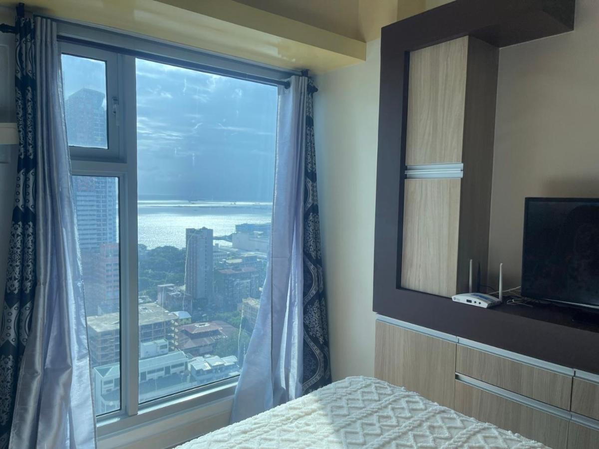 Modern Bayview In 8 Adriatico Apartment Manila