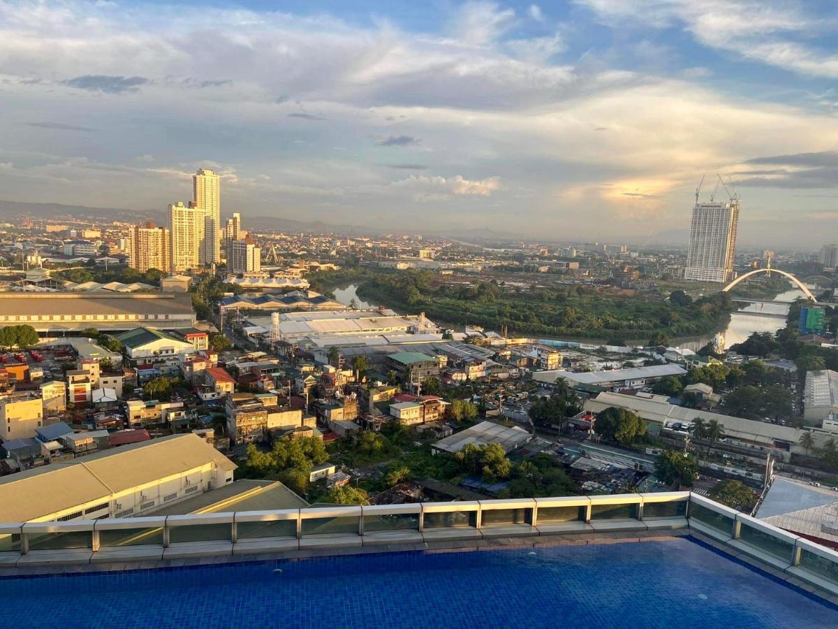 Classy 2br At Eastwood With Pool And Skyline View Apartment *
