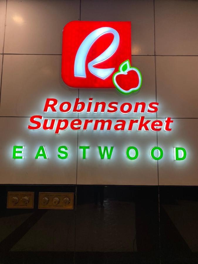 Apartment Classy 2br At Eastwood With Pool And Skyline View Manila