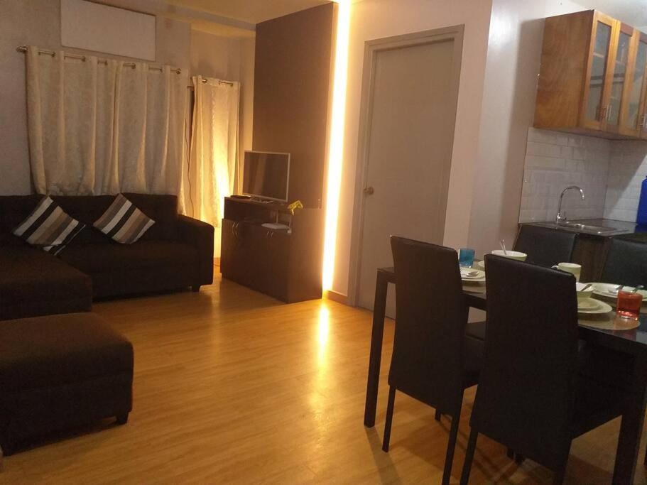 Two Bedrooms With Free Wifi, Netflix,youtube Apartment *