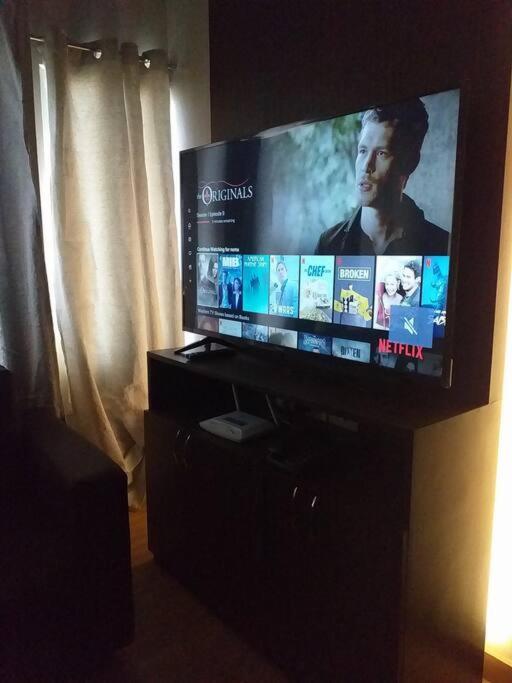 Two Bedrooms With Free Wifi, Netflix,youtube * Manila