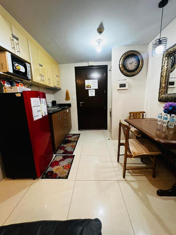 One Palm Tree - 9m With Balcony - Across Terminal 3 Airport * Manila