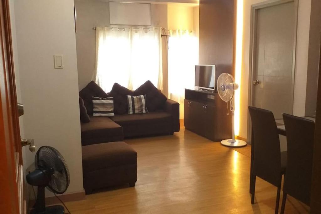 Two Bedrooms With Free Wifi, Netflix,youtube Manila
