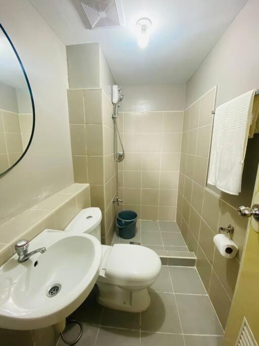 Apartment Cozy 2br W/ Free Pool Access And Free Parking N224
