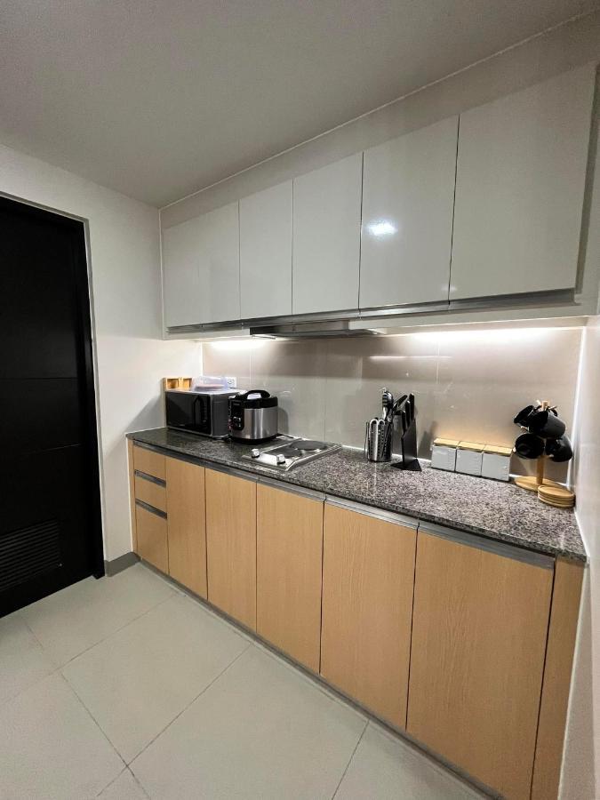 The By Eastwood Global Plaza Luxury Aparthotel