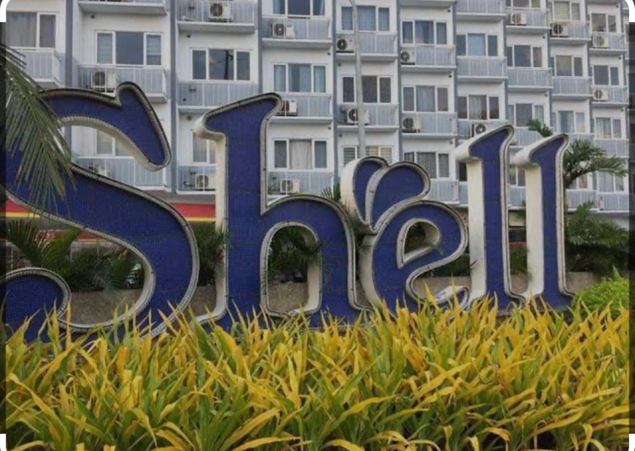 Apartment Shell Residences Near Mall Of And Airport