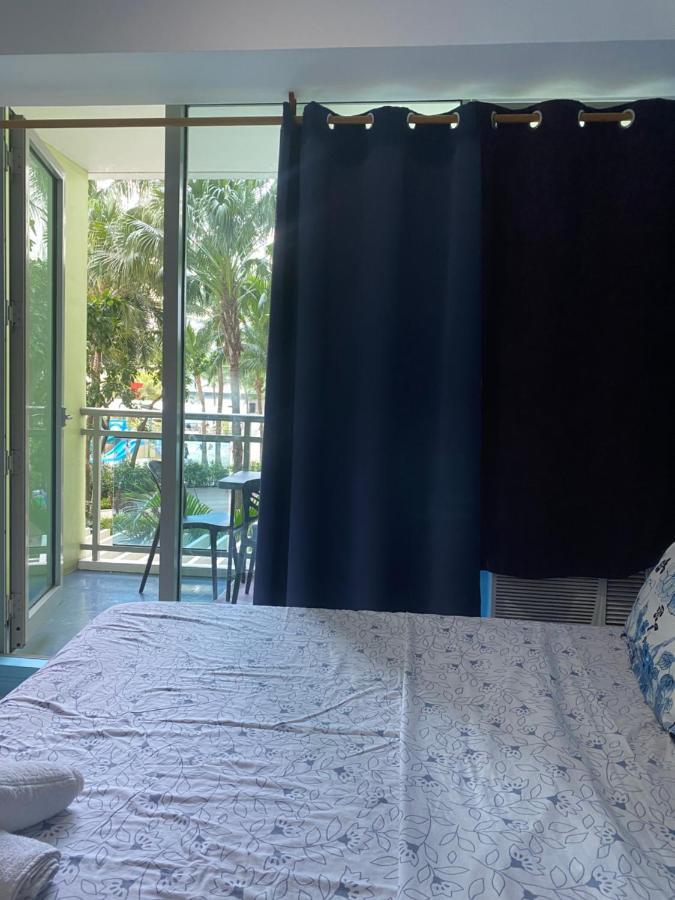 Azure Deluxe Beachview * Manila