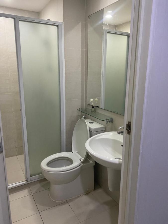 Azure Deluxe Beachview Apartment Manila