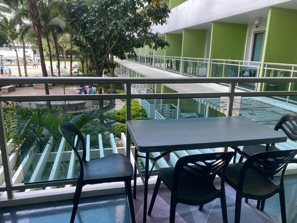 Azure Deluxe Beachview * Manila
