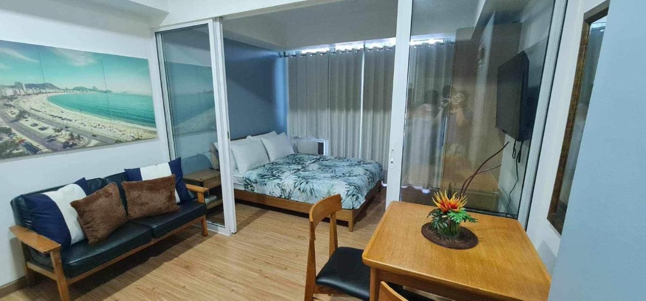 Azure Deluxe Beachview Apartment *