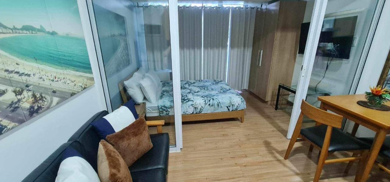 Azure Deluxe Beachview Apartment