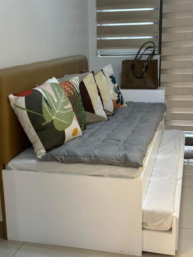 Apartment Mel And Rose Place In S Residences Tower 1 Moa