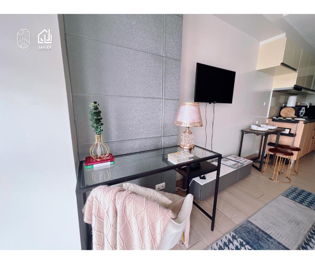 Eastwood Penthouse Studio With View, Netflix And Fast Wi-fi * Manila