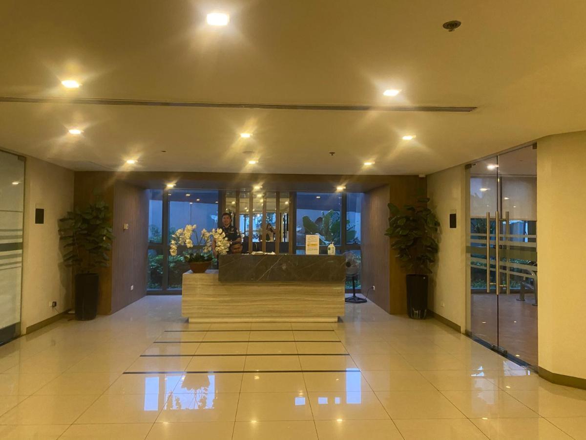 Apartment One Eastwood Avenue With Spectacular View No Pets Allowed