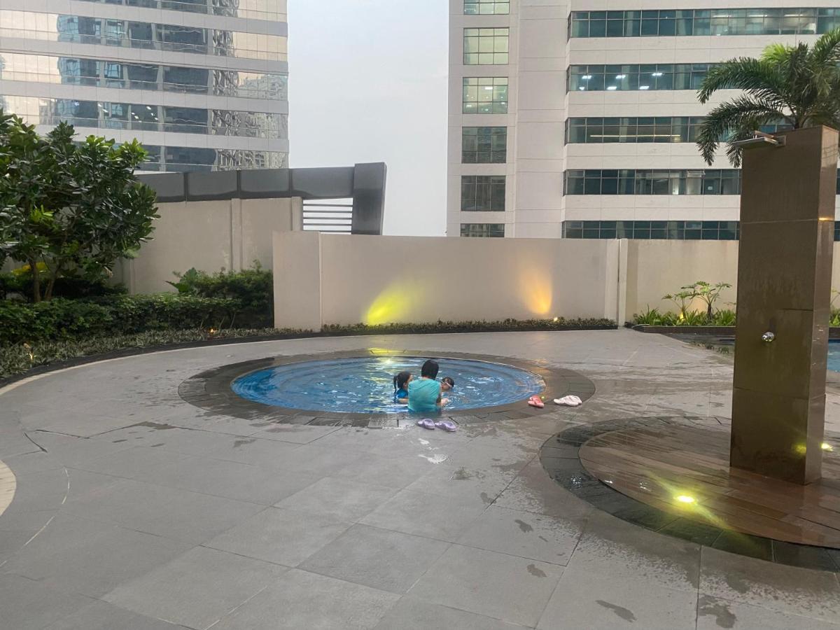 Apartment One Eastwood Avenue With Spectacular View No Pets Allowed *