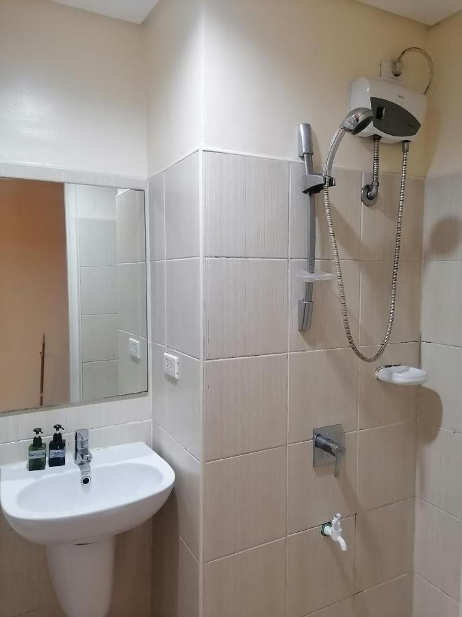 Snugglepod Condotel - Grand Riviera Suites, Us Embassy Manila, Roxas Blvd * Manila