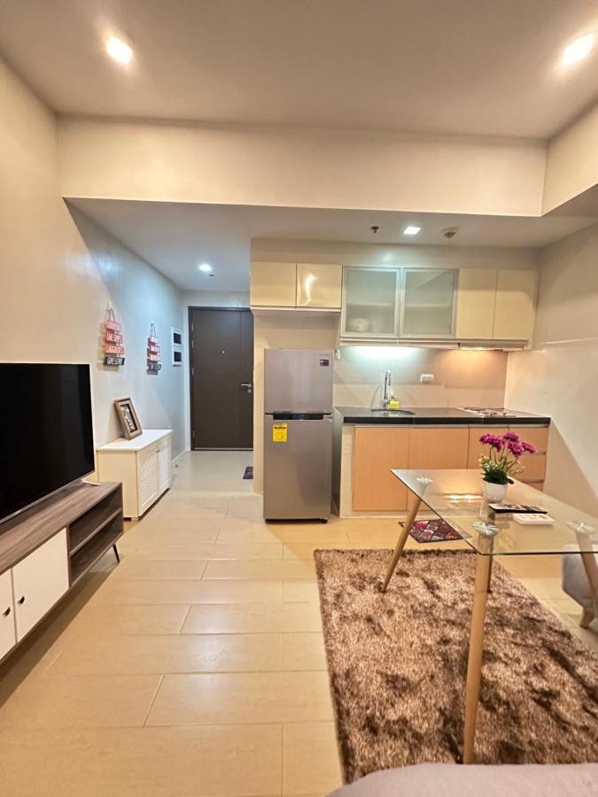 Apartment Ej's Staycation 4th F With 200mbps Wi-fi And Netflix