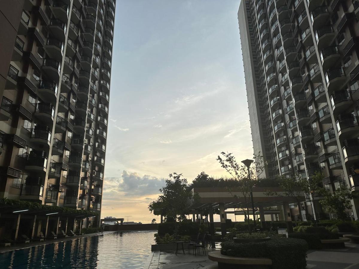The Radiance Bay