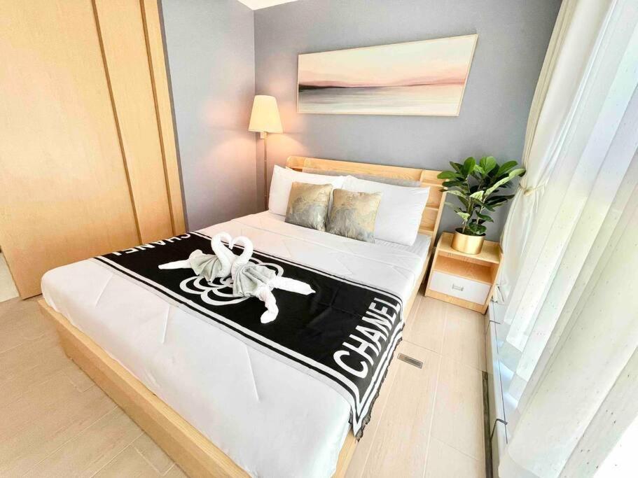 Cozy Luxury In Uptown Parksuites Bgc * Manila