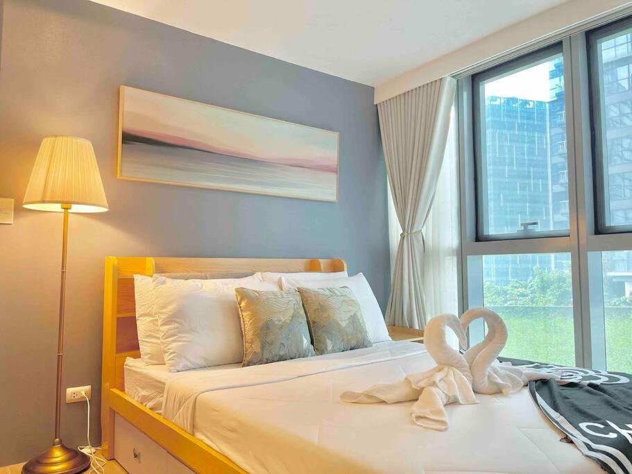 Cozy Luxury In Uptown Parksuites Bgc Manila