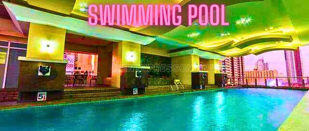 Hotel Robinsons Place Manila: Affordable Balcony Staycation With Bay Views *