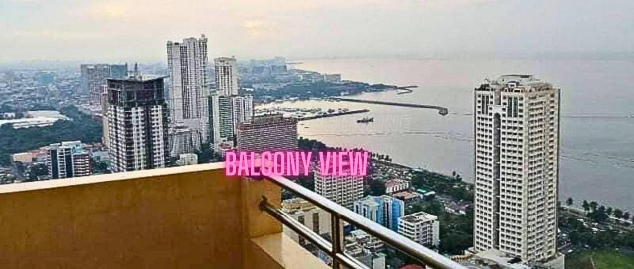 Robinsons Place Manila: Affordable Balcony Staycation With Bay Views *