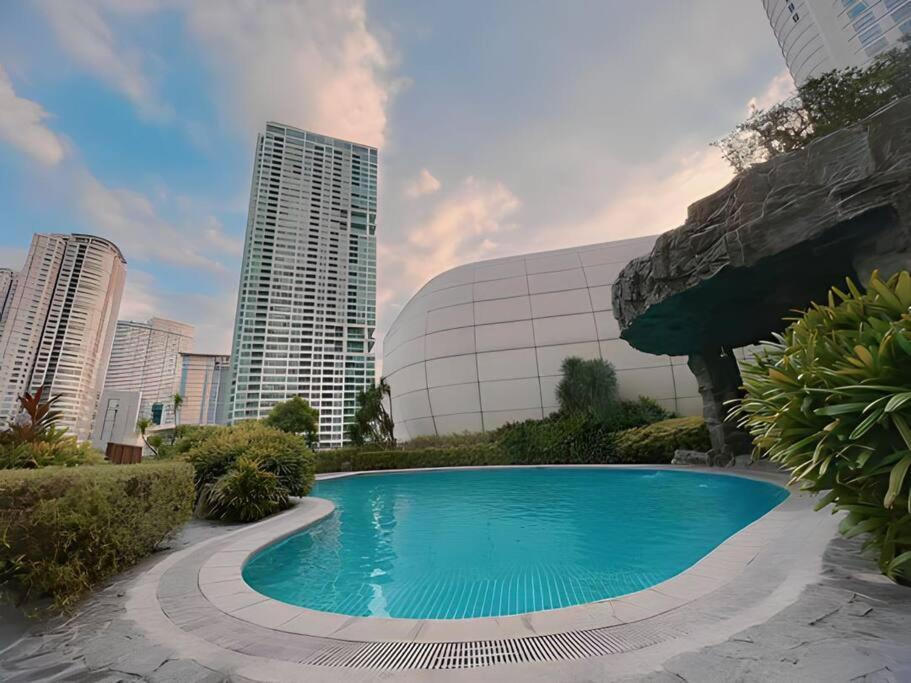 Aveline Modern Amenity View Acqua Private Residences Near Rockwell Makati