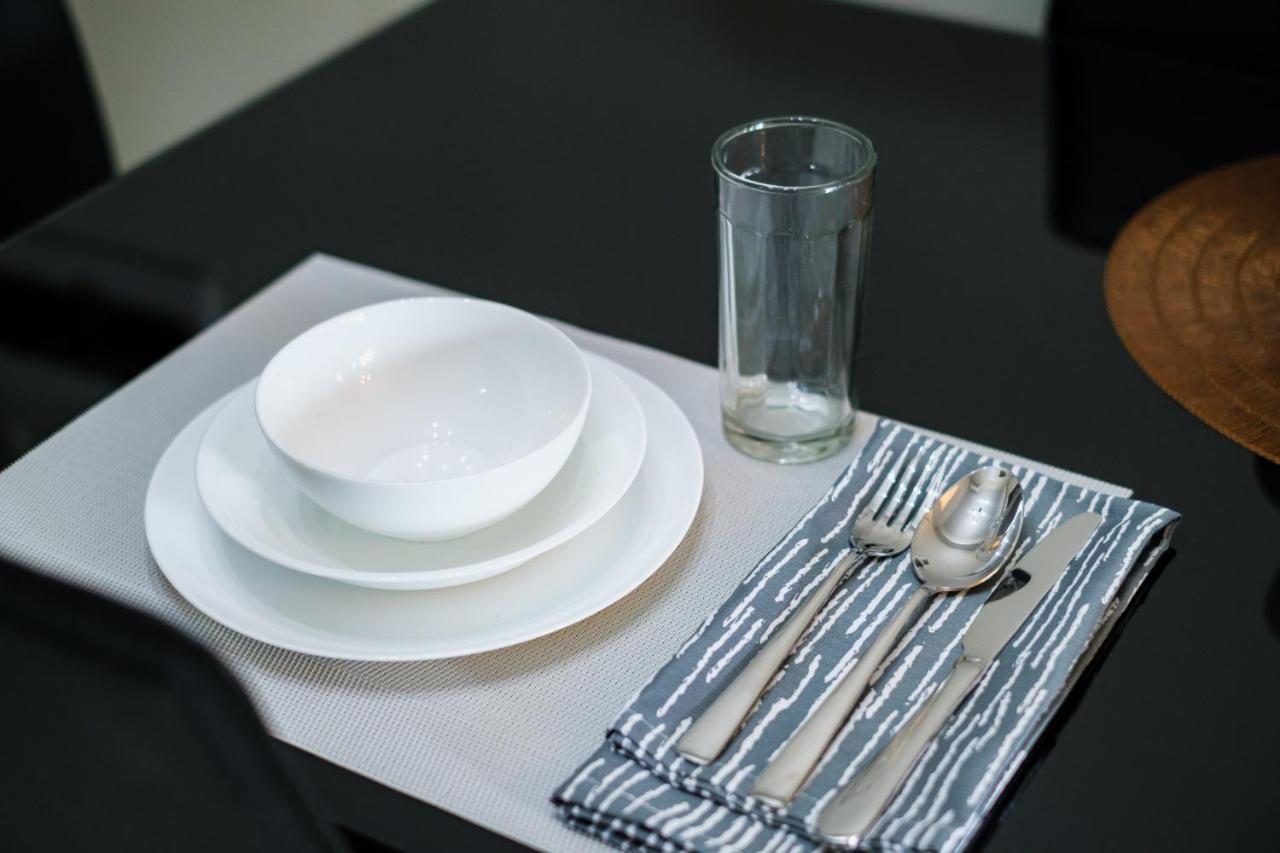 Cozy 1br In Manila, Bgc, With Balcony & Pool Apartment Manila
