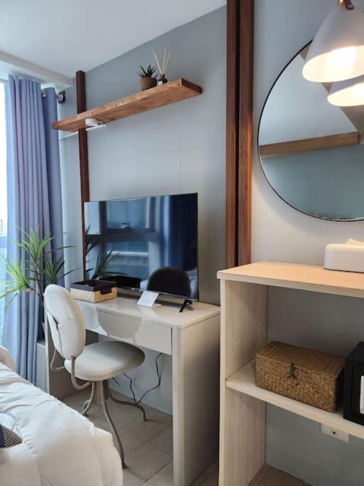 Apartment Luxestaysmnl Coastal Chic Netflx 380mbps Pool Bgc