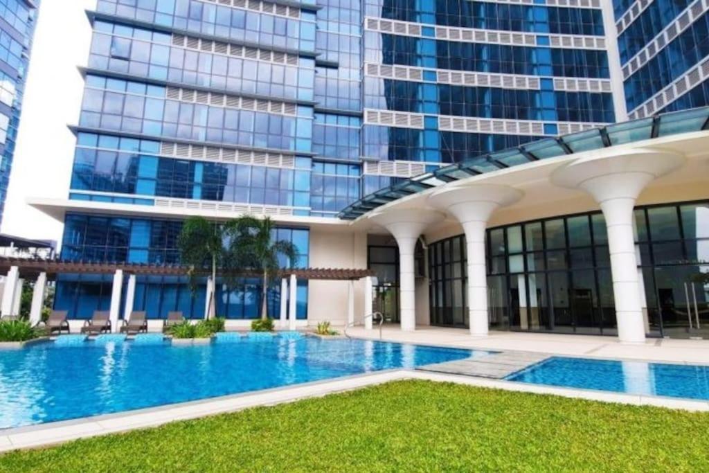 Apartment Luxestaysmnl Coastal Chic Netflx 380mbps Pool Bgc Manila