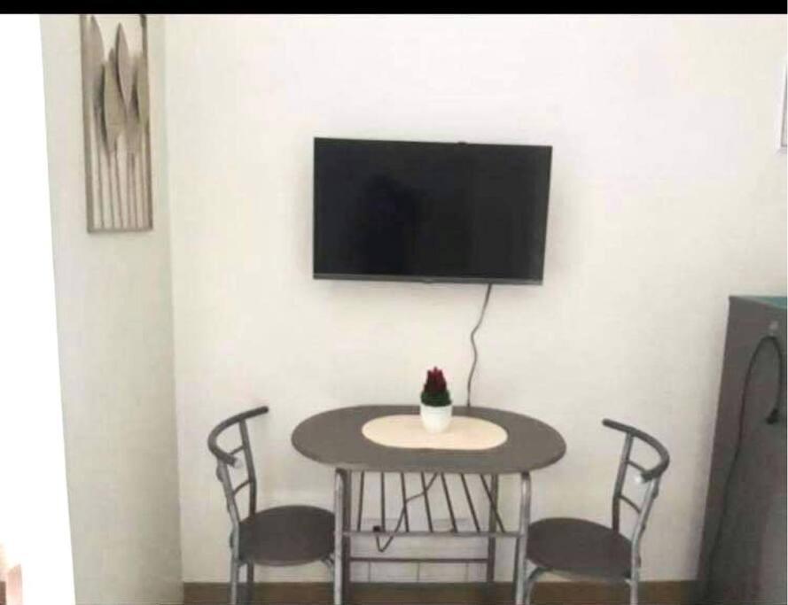 Unit 2 Min Away From Southmall, Pinas Apartment Manila
