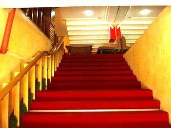 Golden Hotel