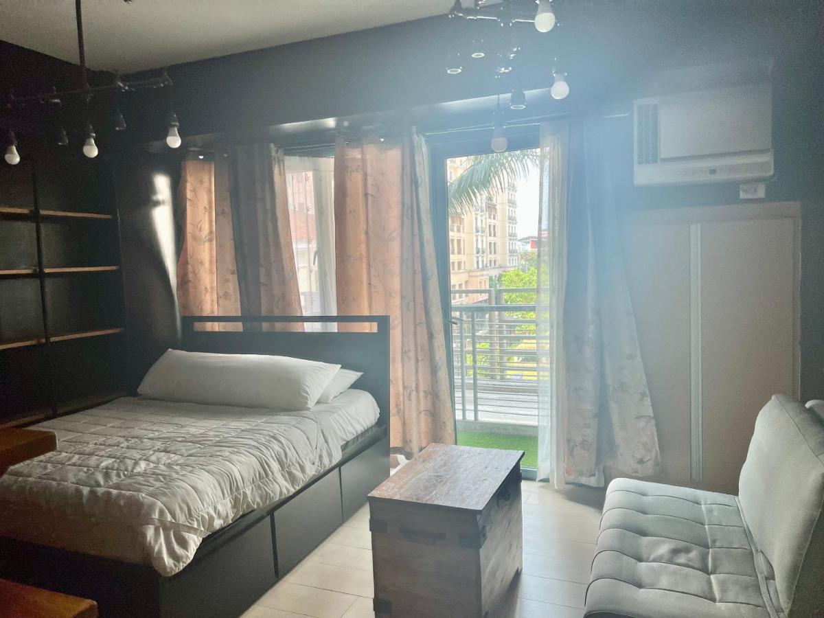 Von's Bachelor Pad Apartment