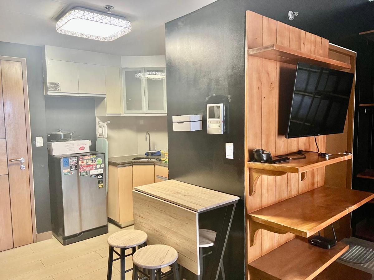 Von's Bachelor Pad * Manila