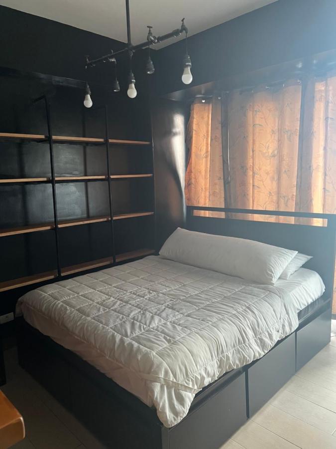 Von's Bachelor Pad * Manila