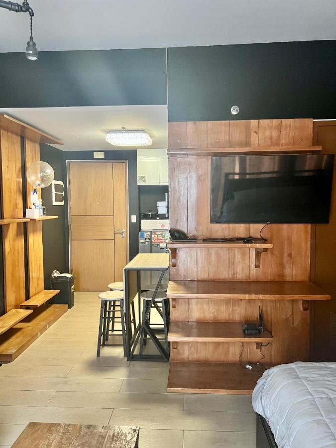 Von's Bachelor Pad Manila