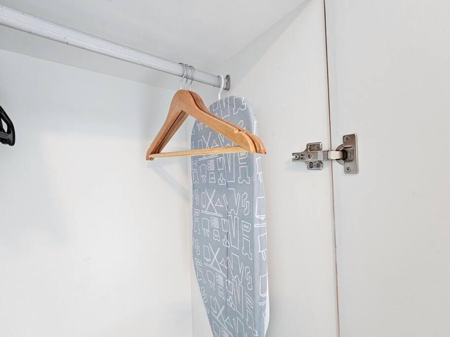 Apartment One Uptown In Bgc Chic & Trendy 1br 200mbps Fiber Manila