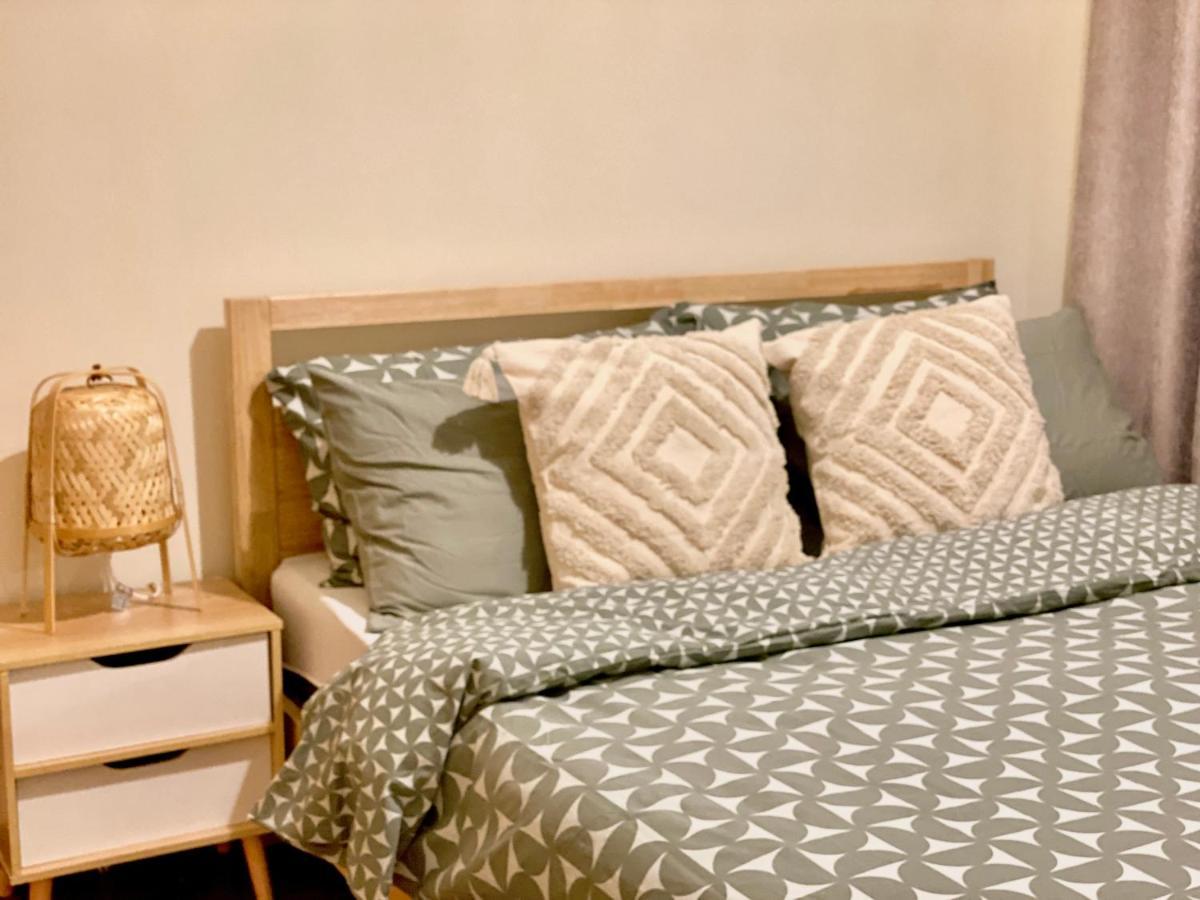 Cozy 1 Bedroom Scandinavian/tropical With Balcony & Parking * Manila