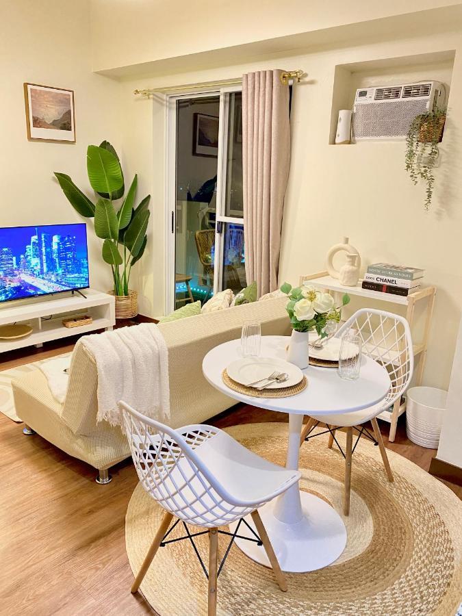 Cozy 1 Bedroom Scandinavian/tropical With Balcony & Parking Apartment Manila