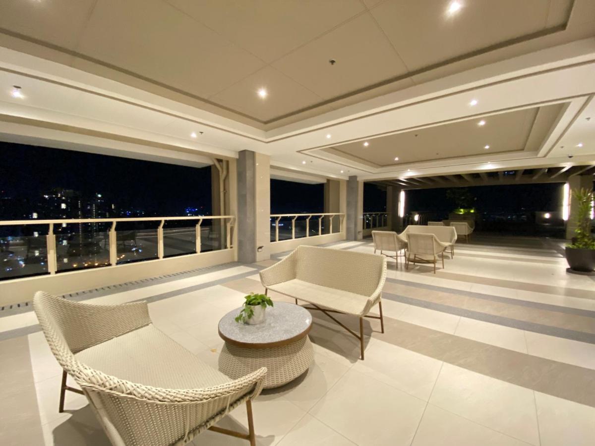 Cozy 1 Bedroom Scandinavian/tropical With Balcony & Parking Manila