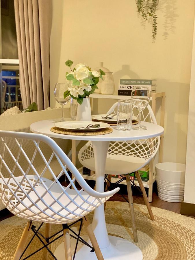 Cozy 1 Bedroom Scandinavian/tropical With Balcony & Parking Apartment *