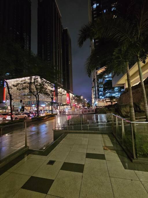 One Uptown In Bgc Chic & Trendy 1br 200mbps Fiber * Manila
