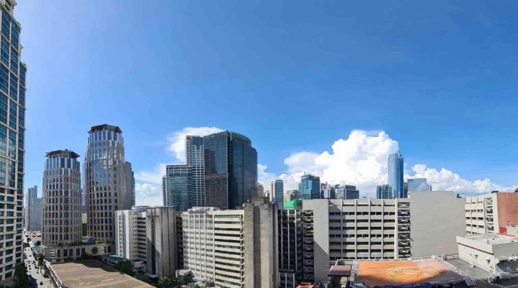 Executive By Greenbelt + Netflix & Wifi Apartment *