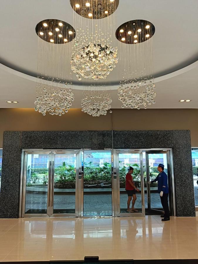 Sea Residences Moa - Paul Aparthotel Manila
