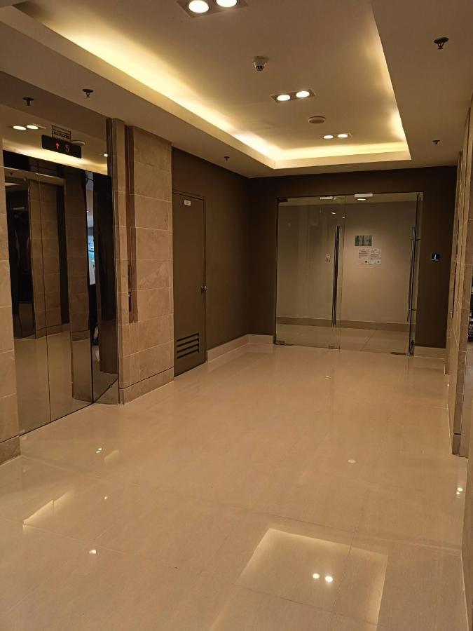 Sea Residences Moa - Paul * Manila