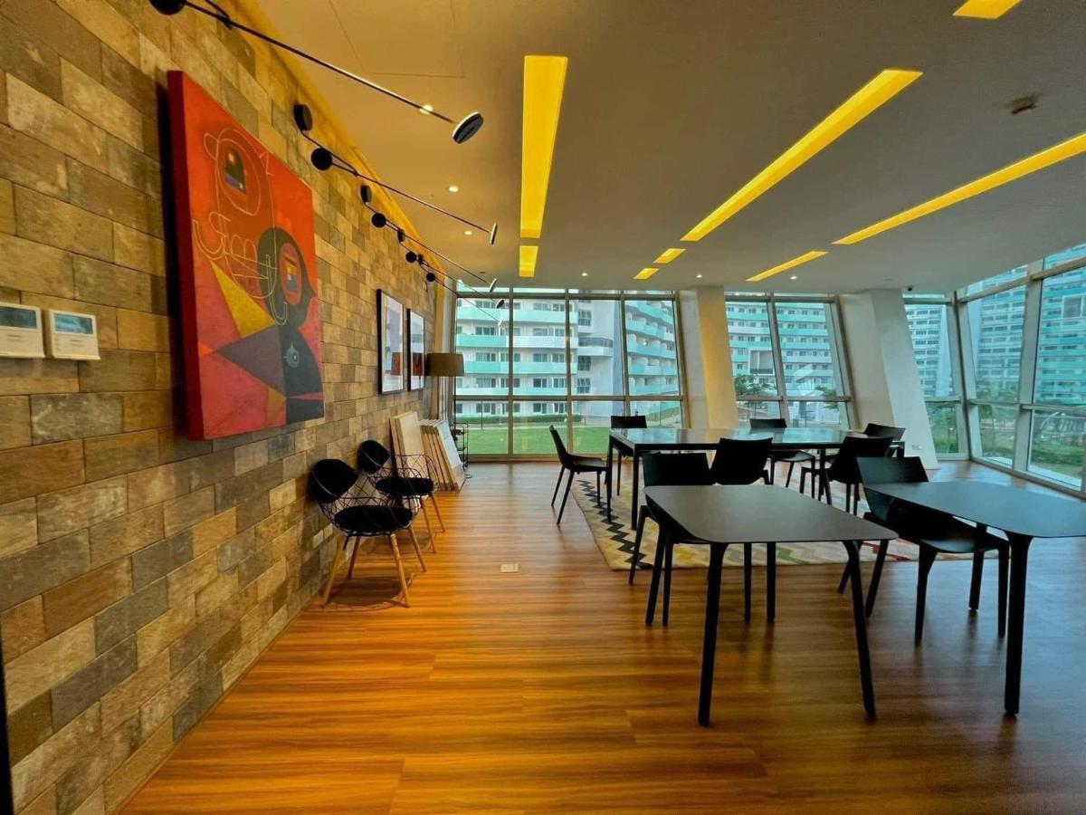 Relaxing And Cozy Unit At The Residences Apartment Manila